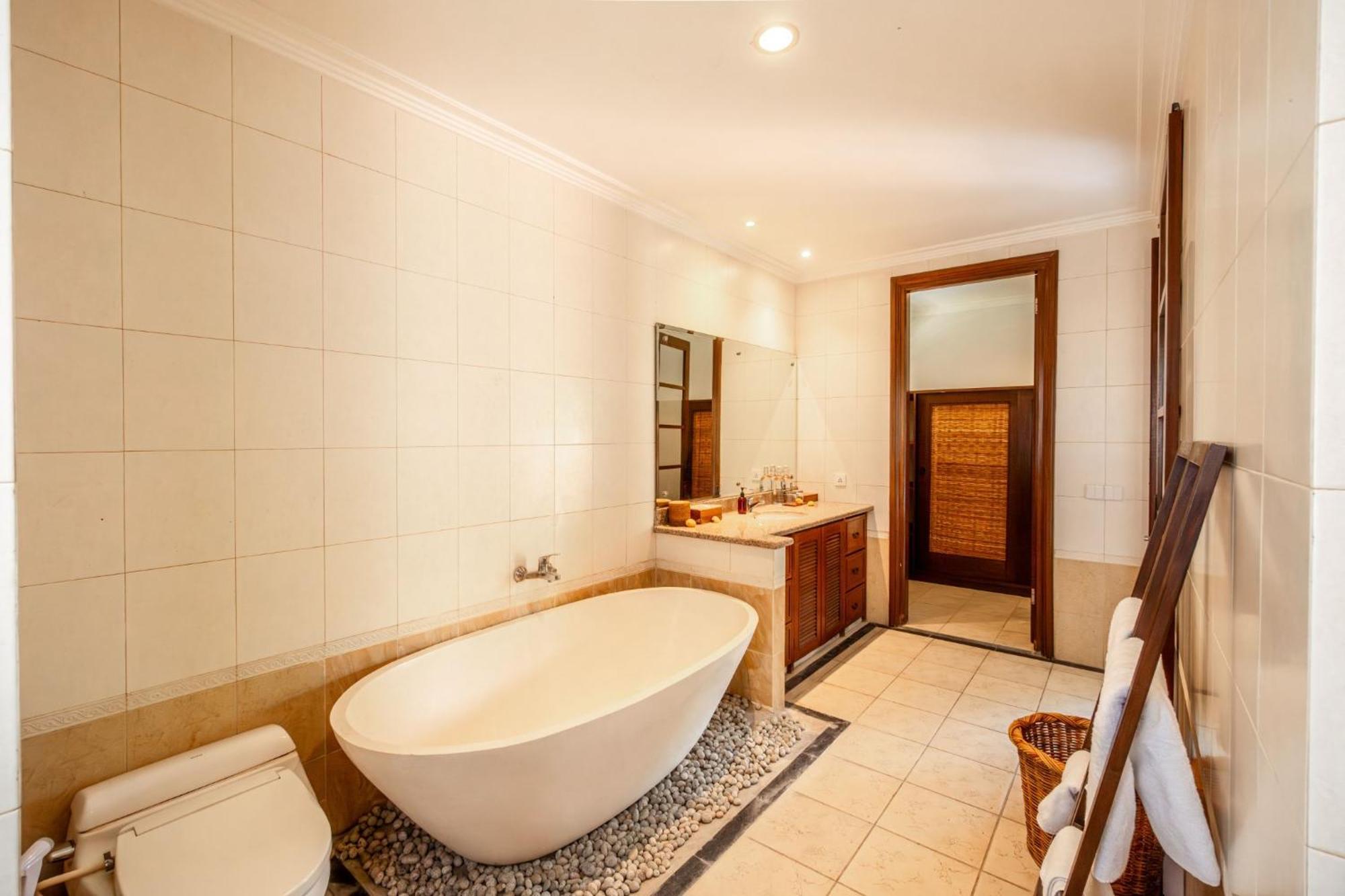 Kecapi Villa Seminyak By Ini Vie Hospitality Экстерьер фото