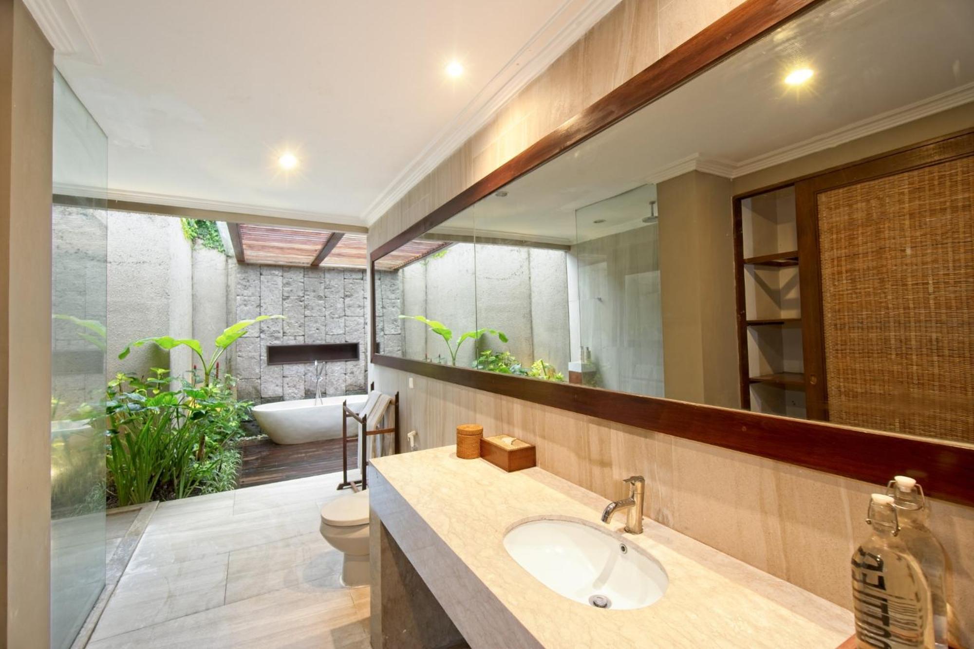 Kecapi Villa Seminyak By Ini Vie Hospitality Экстерьер фото