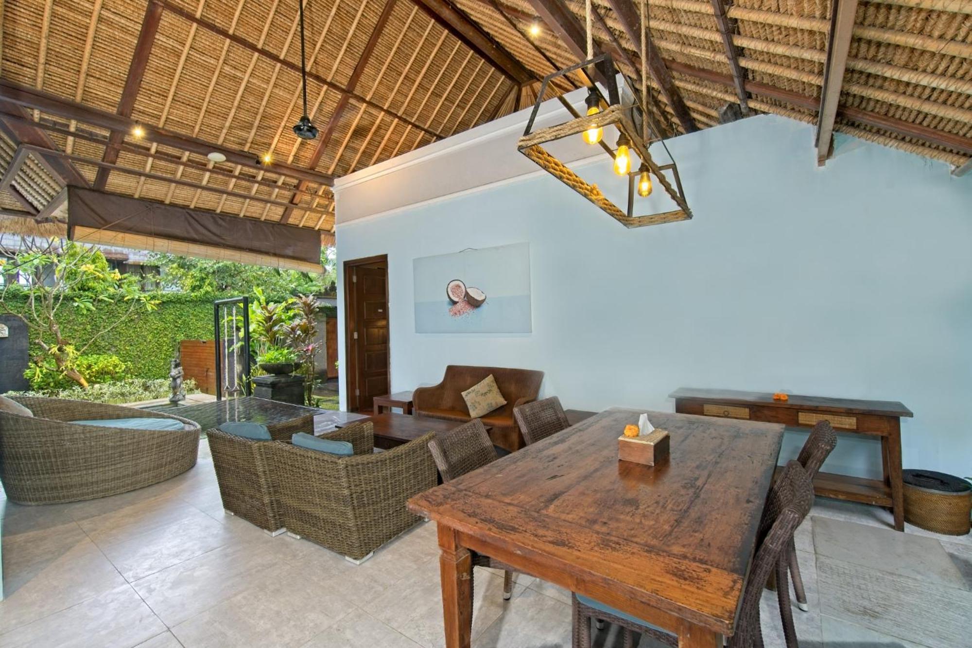 Kecapi Villa Seminyak By Ini Vie Hospitality Экстерьер фото