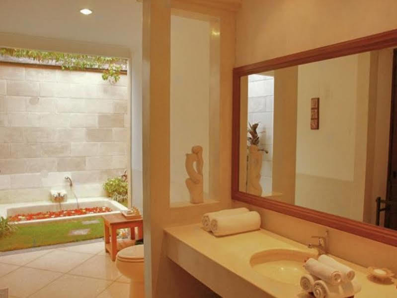 Kecapi Villa Seminyak By Ini Vie Hospitality Экстерьер фото