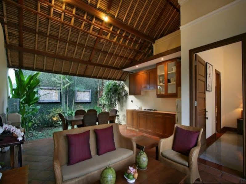Kecapi Villa Seminyak By Ini Vie Hospitality Экстерьер фото